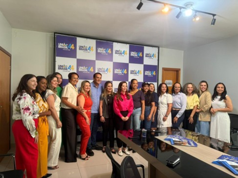 Maioria das prefeitas tocantinenses fazem ato de apoio a Dorinha para o governo e ela reafirma: “Sei que é o meu momento de enfrentar, me sinto preparada e com condições”