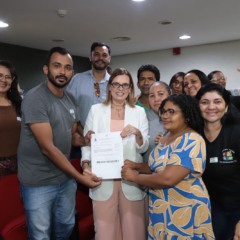 Deputada Claudia e conselheiros tutelares durante sess&atilde;o na Aleto