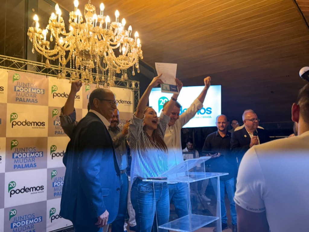 Com as bençãos políticas dos Eduardos, Luana Ribeiro se filia ao Podemos: “Viva João Ribeiro, viva Siqueira Campos” Com as bençãos políticas dos Eduardos, Luana Ribeiro se filia ao Podemos: “Viva João Ribeiro, viva Siqueira Campos”