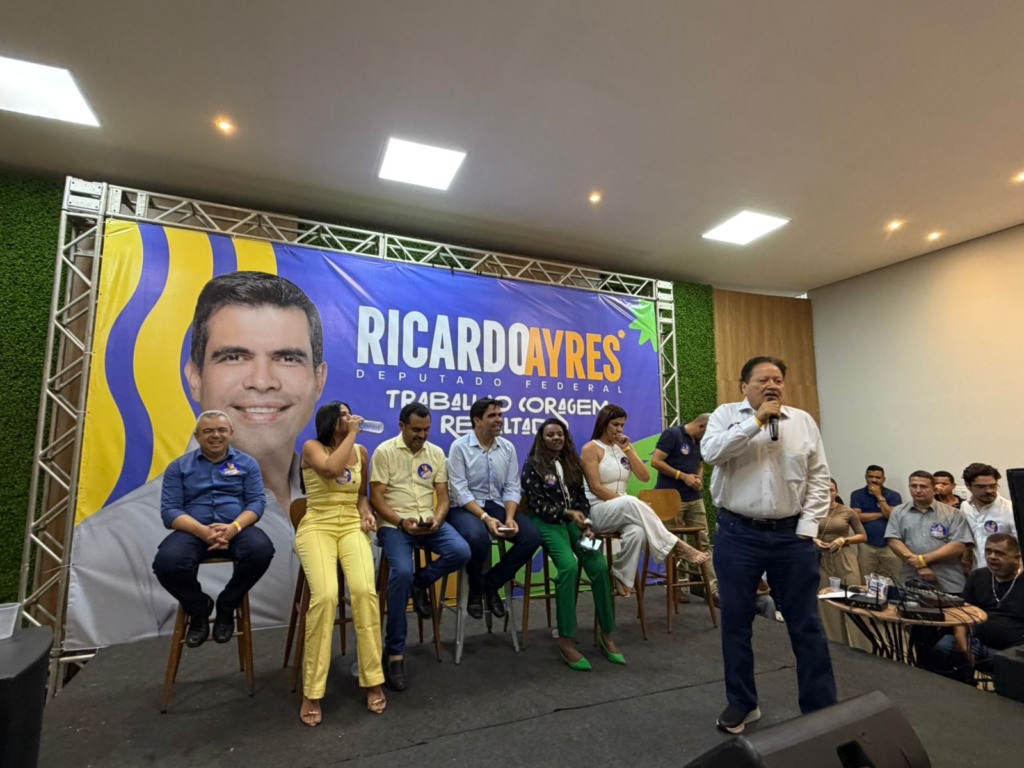 Na largada por reeleição, Ayres reúne 43 prefeitos, Wanderlei e Karynne; Gestor de Taguatinga alfineta adversários e manda recado após evento: “Vamos fazer barba, cabelo e bigode” Na largada por reeleição, Ayres reúne 43 prefeitos, Wanderlei e Karynne; Gestor de Taguatinga alfineta adversários e manda recado após evento: “Vamos fazer barba, cabelo e bigode”