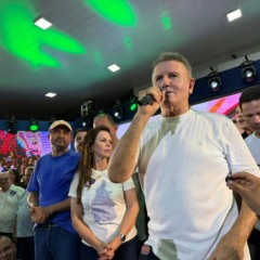 Prefeito Eduardo faz discurso afetivo com mem&oacute;rias de Siqueira e diz que ningu&eacute;m vai destruir biografia de Dorinha: &ldquo;Siga firme que o governo pertence ao povo e a vossa excel&ecirc;ncia&rdquo;