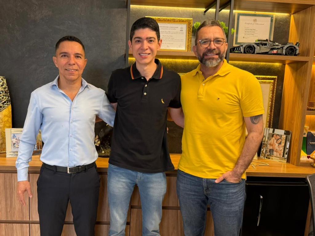 Efeito rompimento com Dr Danilo: Mais votado em 2024 na cidade, Professor Deley é lançado pré-candidato a estadual pelo grupo do prefeito Celso Efeito rompimento com Dr Danilo: Mais votado em 2024 na cidade, Professor Deley é lançado pré-candidato a estadual pelo grupo do prefeito Celso