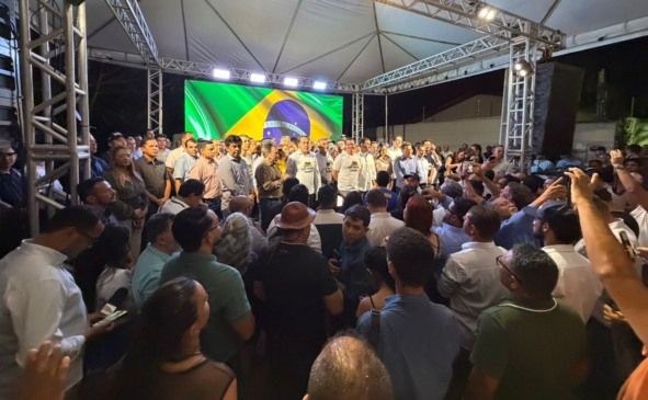 Vinte prefeitos estiveram presentes na filiação de Amélio e na aliança com Vicentinho e Guimarães 