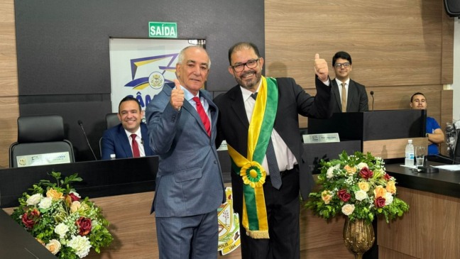 Emoção marca a renúncia de Salomão em Dianópolis; Vice assume com compromisso de lealdade; Veja como foi!