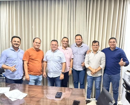 Em busca de “guarita partidária”, Pré-candidatos a estaduais se reúnem em Palmas para articular chapa sem parlamentares de mandato