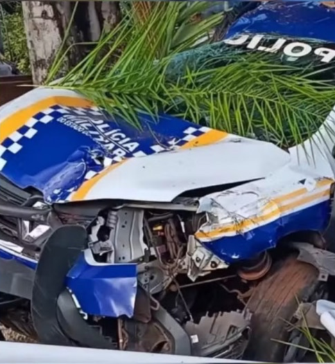 Viatura da PM do TO colide com árvore e deixa dois policiais feridos