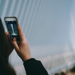 O costume de registrar tudo em fotos e v&iacute;deos
