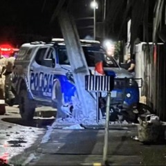 Viatura da PM do Tocantins atropelou adolescente e bateu em poste &mdash; Foto: Arquivo Pessoal