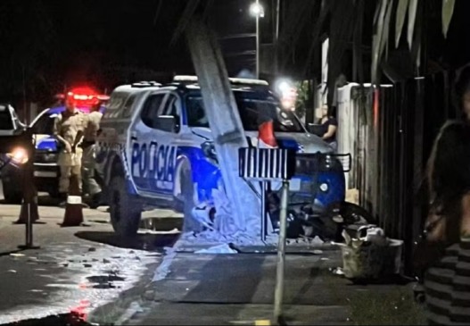 Viatura da PM do Tocantins atropelou adolescente e bateu em poste — Foto: Arquivo Pessoal