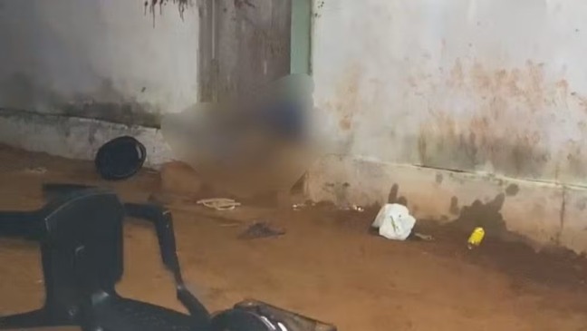 Vítima foi alvejada e morreu no local — Foto: Divulgação