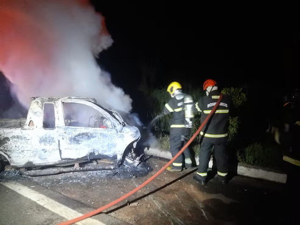 Motorista morreu carbonizado na BR-153, em Brasilândia do Tocantins — Foto: Divulgação/Bombeiros Motorista morreu carbonizado na BR-153, em Brasilândia do Tocantins — Foto: Divulgação/Bombeiros