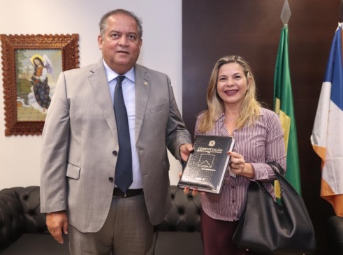 Relator na CCJ, Senador Eduardo Gomes recebe juíza indicada para o CNJ