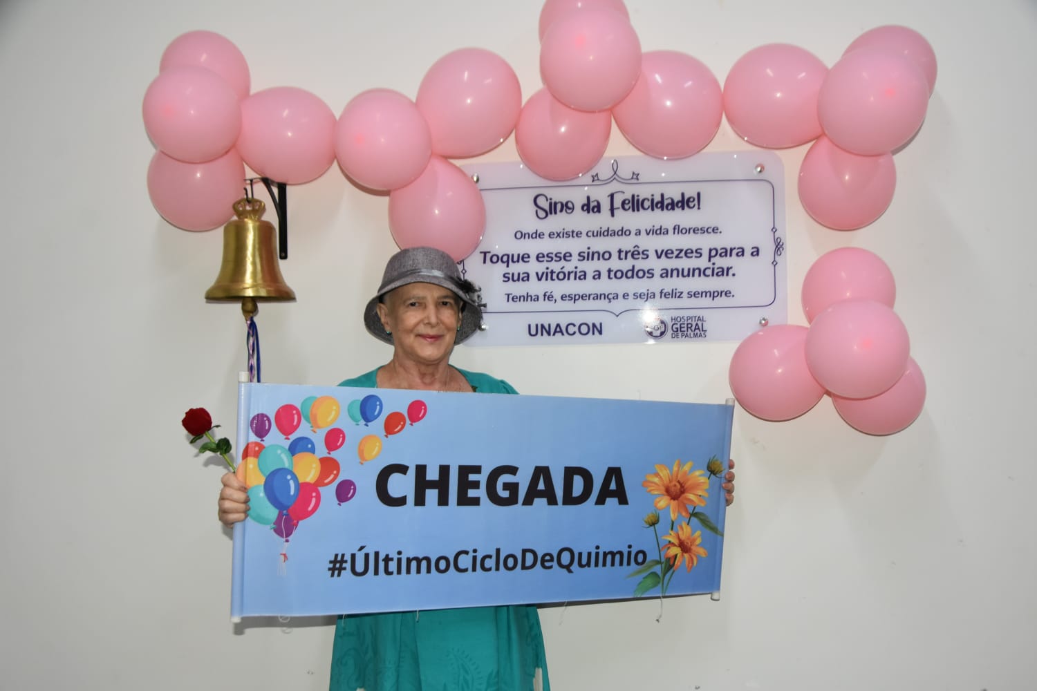 Vitória contra o câncer: paciente toca o “Sino da Felicidade” após seis meses de tratamento