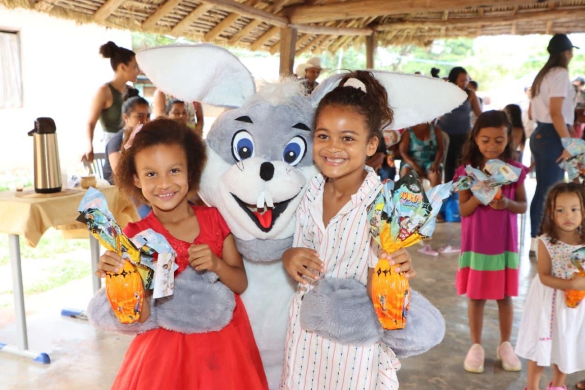 Projeto Páscoa Feliz leva chocolates e atenção social a crianças quilombolas no Jalapão Projeto Páscoa Feliz leva chocolates e atenção social a crianças quilombolas no Jalapão