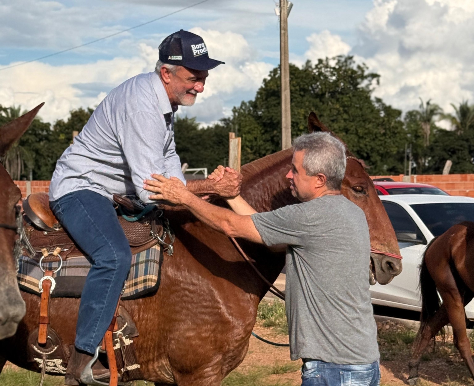 Na cavalgada de abertura da ExpoAgro Miracema, Amélio Cayres reforça apoio às tradições do campo
