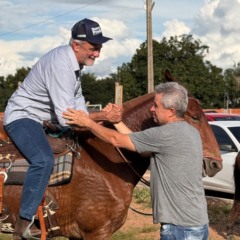 Na cavalgada de abertura da ExpoAgro Miracema, Am&eacute;lio Cayres refor&ccedil;a apoio &agrave;s tradi&ccedil;&otilde;es do campo