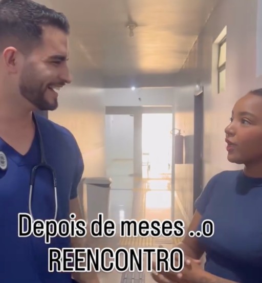 ‘Moça do furúnculo’ reencontra 'médico bonitão' que viralizou e vídeo passa de 1,6 milhão de views