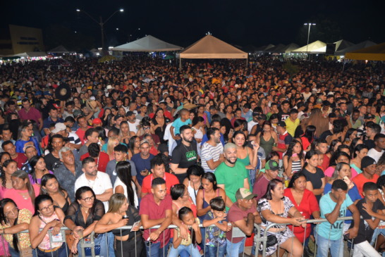 Festividades de 30 anos de Barra do Ouro terão Amado Batista e Murilo Huff na programação