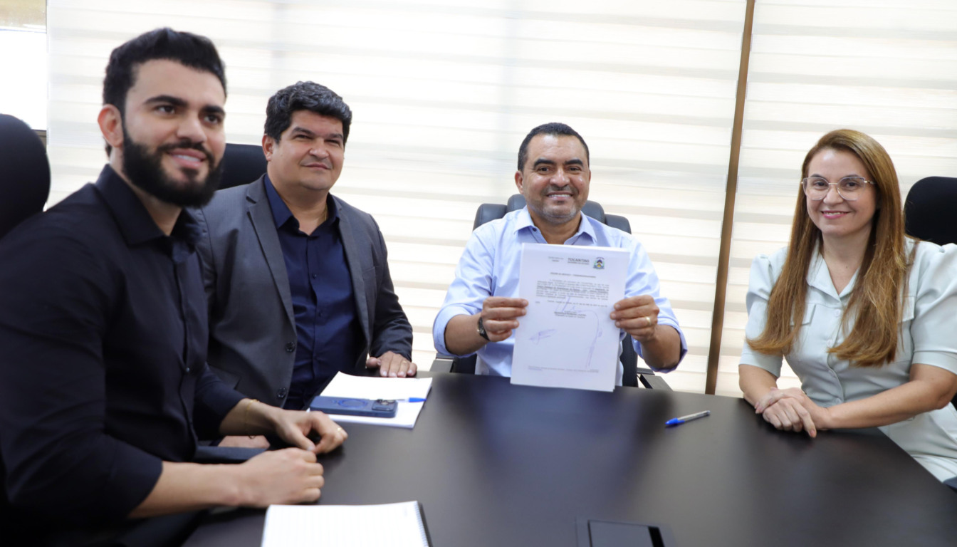 Governador Wanderlei Barbosa assina ordem de serviço para construção da Oficina Ortopédica em Palmas - Foto: Ademir dos Anjos/Governo do Tocantins Governador Wanderlei Barbosa assina ordem de serviço para construção da Oficina Ortopédica em Palmas - Foto: Ademir dos Anjos/Governo do Tocantins