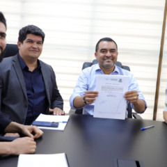 Governador Wanderlei Barbosa assina ordem de servi&ccedil;o para constru&ccedil;&atilde;o da Oficina Ortop&eacute;dica em Palmas - Foto: Ademir dos Anjos/Governo do Tocantins