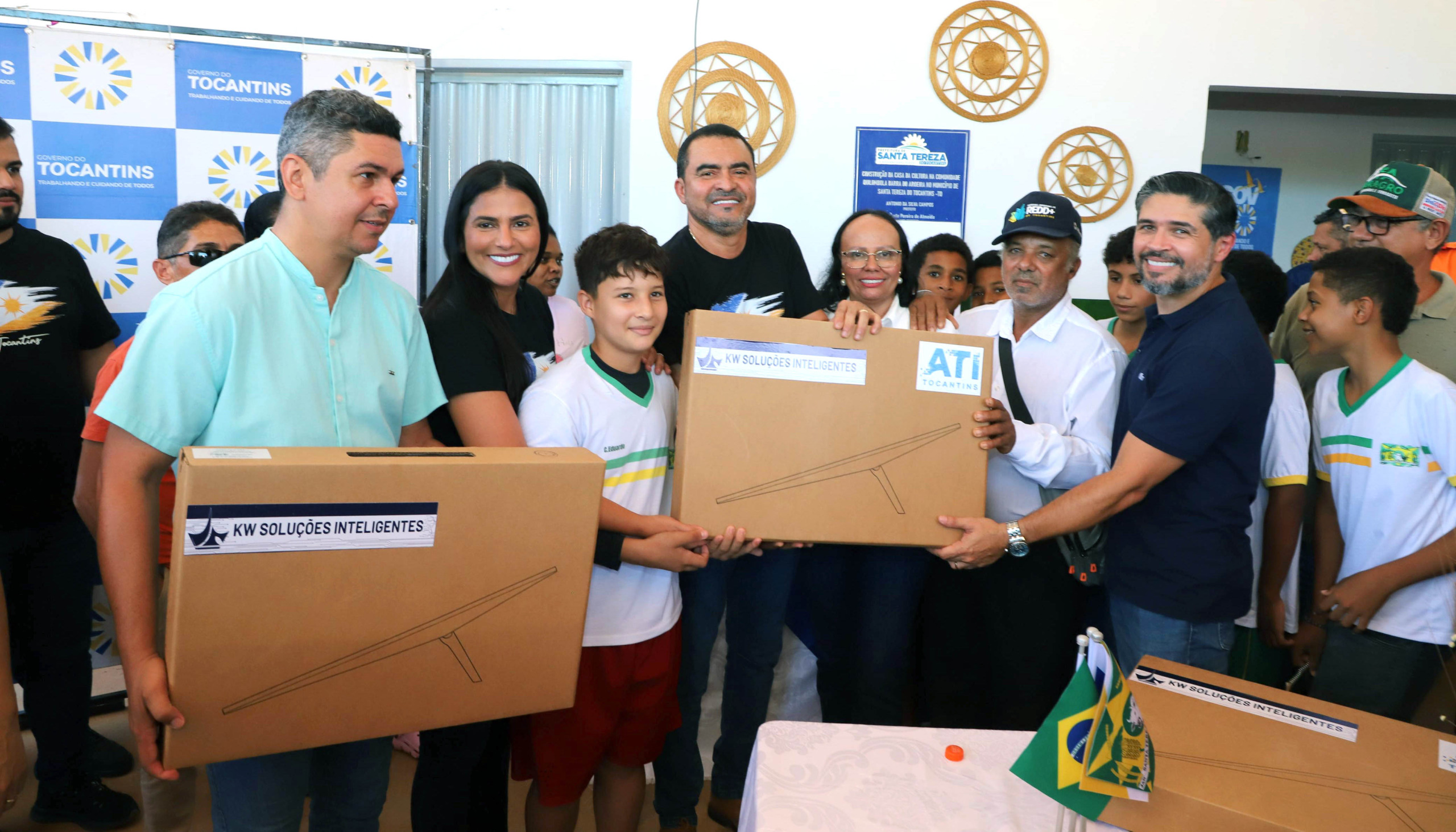 Tocantins Conectado: Governador Wanderlei entrega primeira internet via satélite em comunidade quilombola