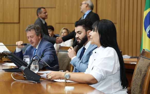 Deputados aprovam MP que reajusta contratos temporários e reestrutura pastas do Executivo; Secretaria de Desenvolvimento das Regiões Metropolitanas é criada