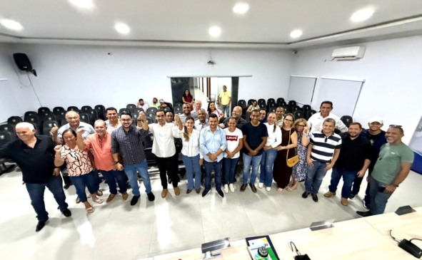 PRÉ-CAMPANHA: Em giro pela região sul, Vicentinho Jr recebe apoio da prefeita de Alvorada, que é do UB, e de líderes de outras cidades 