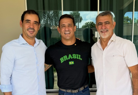 Vicentinho Jr filia comunicador e ex-vereador Bethânia Júnior que vai disputar vaga de federal