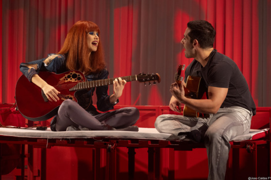 Sucesso de público e crítica, Rita Lee - Uma Autobiografia Musical chega a Palmas