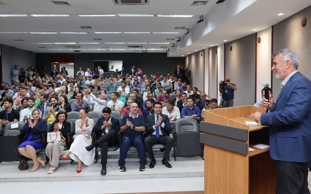 Modernização! Presidente Amélio assina Decreto de Implantação de Sistema Eletrônico de Informações na Aleto Modernização! Presidente Amélio assina Decreto de Implantação de Sistema Eletrônico de Informações na Aleto