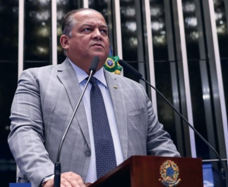 Senador Eduardo Gomes apresenta voto de pesar por Oscar Schmidt e destaca legado histórico: “o gigante do basquete”