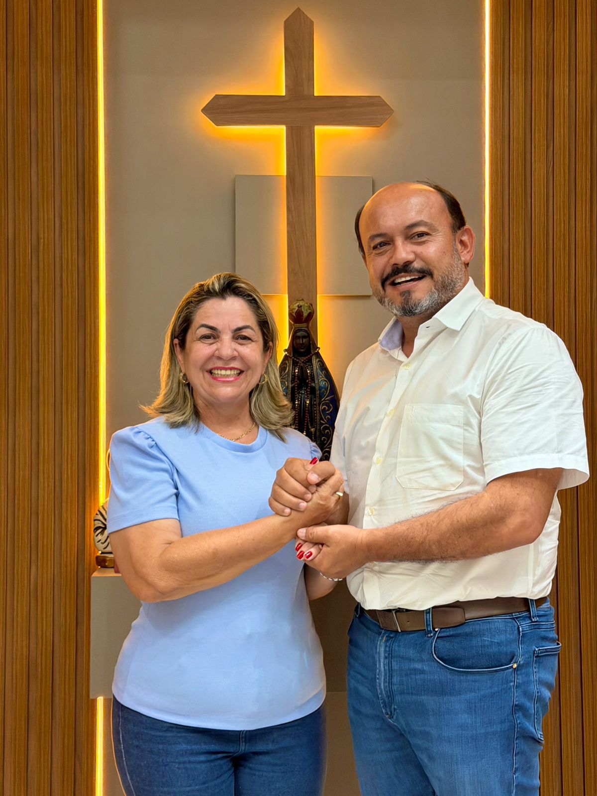 Prefeita de Guaraí abraça pré-campanha de Sandoval a Federal e destaca experiência, compromisso e obras