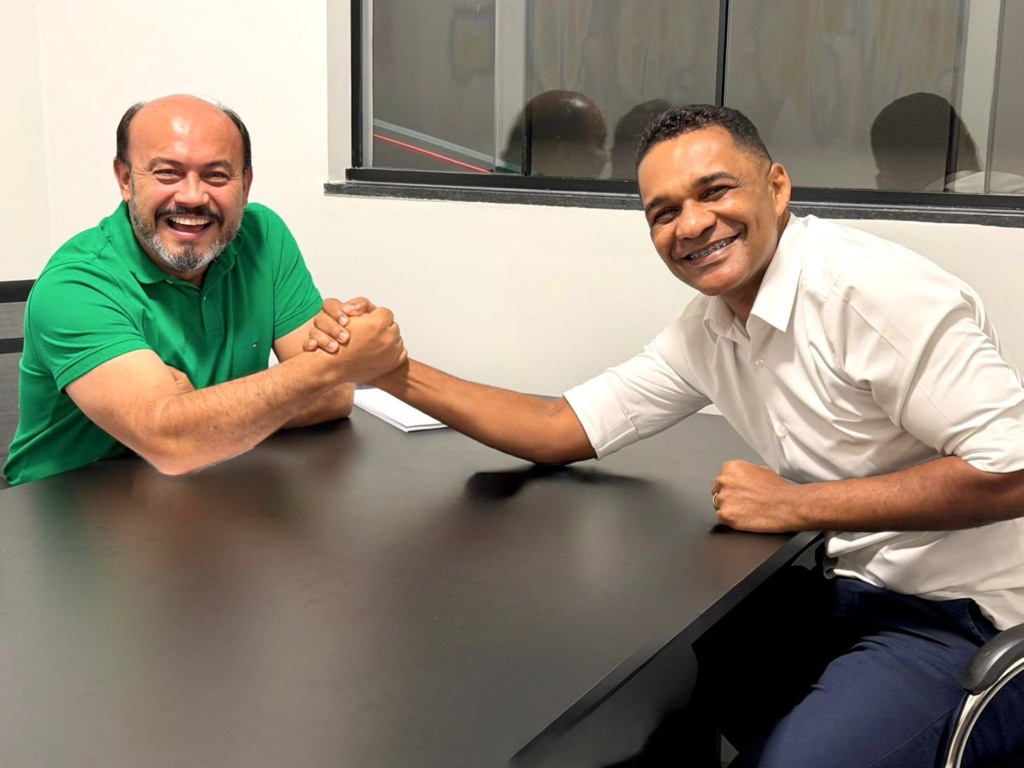 Sandoval recebe apoio do vereador Waldson da Agesp e reforça compromisso de trabalhar ainda mais por Palmas Sandoval recebe apoio do vereador Waldson da Agesp e reforça compromisso de trabalhar ainda mais por Palmas