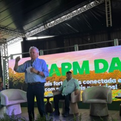 A produtores em Gurupi, Caiado vai pra cima de Lula, diz que &eacute; preciso ter &ldquo;estatura moral&rdquo; para governar e promete &ldquo;colocar asa no Brasil&rdquo;