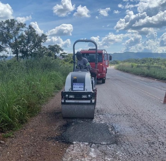 Buracos na TO-280: Estado faz serviço emergencial e diz que elabora projetos para a restauração completa do trecho