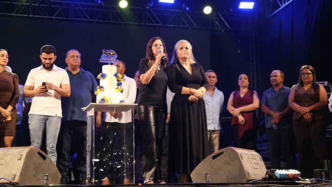 Com grande recepção popular, Dorinha participa de aniversário de Barra do Ouro e elogia gestão municipal