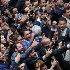 Tocantins acompanha maioria e vota para derrubar veto de Lula ao PL da Dosimetria; Iraj&aacute; e Ayres votam pela manuten&ccedil;&atilde;o