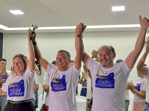 Prefeito Dr. Auri Wulange oficializa apoio a Sandoval Cardoso e deputada estadual Cláudia Lelis em Axixá com presença do prefeito Clayton de Nazaré