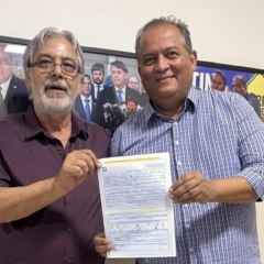 A convite de Gomes, ex-secret&aacute;rio C&eacute;sar Simoni se filia ao PL para disputar cadeira de federal&nbsp;