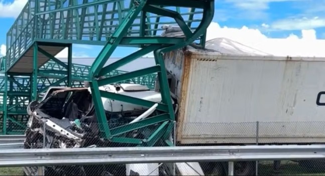 Segundo a PRF a causa provável do acidente foi o adormecimento do motorista ao volante. — Foto: Foto: Reprodução/Tv Anhanguera