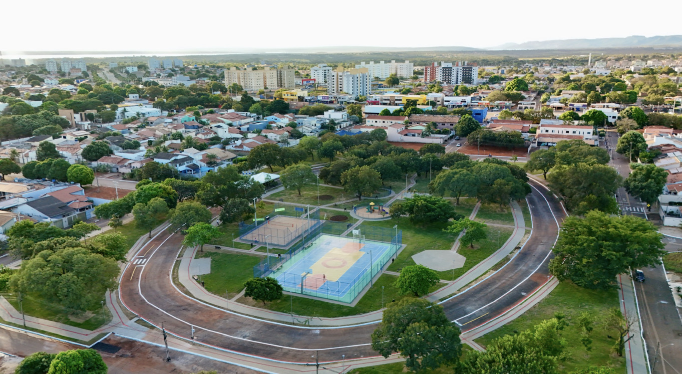Moradores celebram inauguração da nova praça na região norte em Palmas Moradores celebram inauguração da nova praça na região norte em Palmas