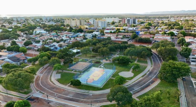 Moradores celebram inauguração da nova praça na região norte em Palmas