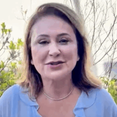 De Lisboa, K&aacute;tia Abreu elogia nomes do PT, prega reelei&ccedil;&atilde;o de Lula e faz defesa da Educa&ccedil;&atilde;o em v&iacute;deo ao Sintet
