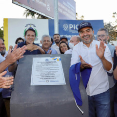 Governador Wanderlei Barbosa e o prefeito Celso Morais durante a solenidade de entrega das obras do Parque Agroindustrial de Para&iacute;so, importante eixo de desenvolvimento econ&ocirc;mico regional -  Cr&eacute;dito: Antonio Gon&ccedil;alves/Governo do Tocantins