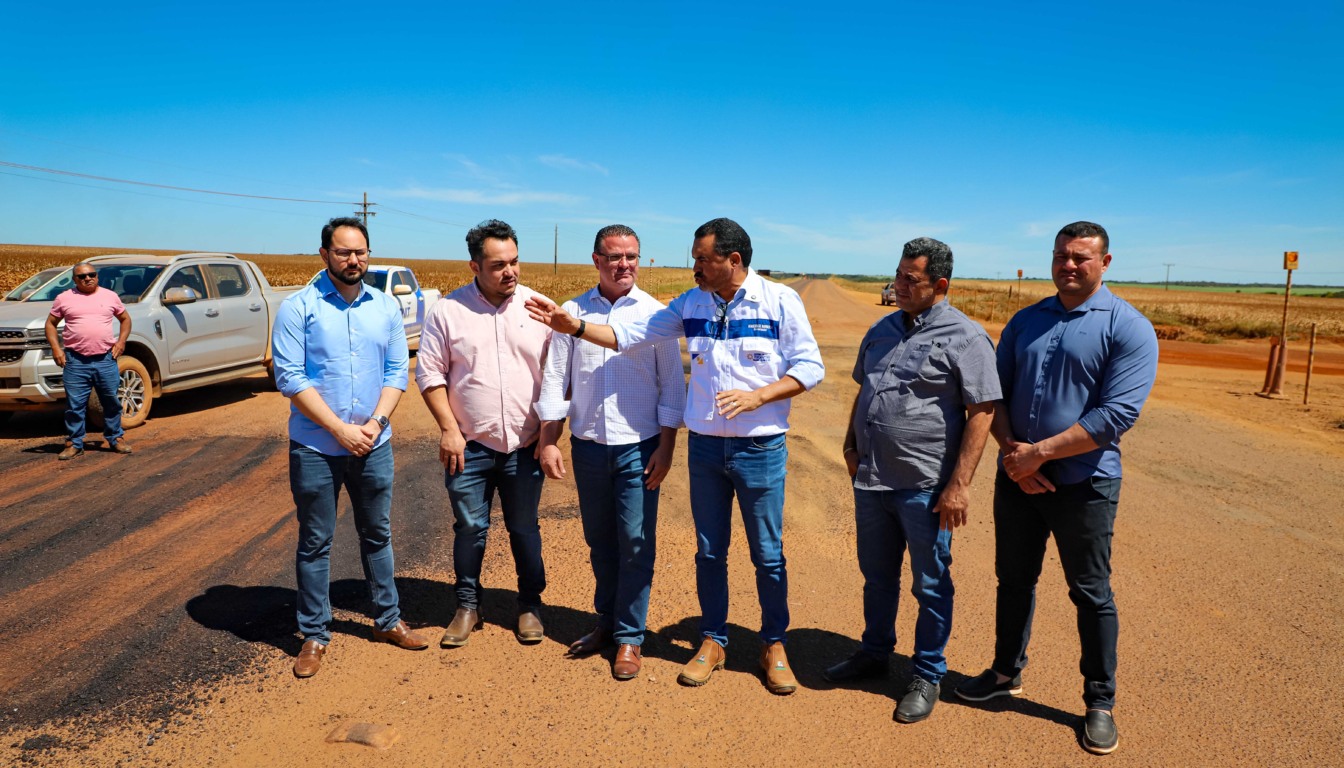 Governador Wanderlei Barbosa vistoria serviços que estão sendo executados na rodovia TO-010, principal rota alternativa utilizada após a interdição da ponte entre Tupirama e Pedro Afonso - Foto: Aldemar Ribeiro/Governo do Tocantins 