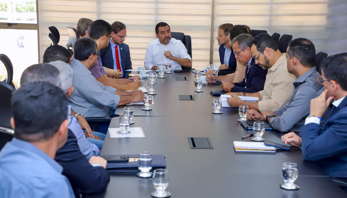 Em reunião no Palácio Araguaia, o governador Wanderlei Barbosa anuncia medidas para acelerar a emissão dos títulos das propriedades do Projeto Manuel Alves e ampliar a segurança jurídica dos produtores rurais - Foto: Antonio Gonçalves/Governo do Tocantins Em reunião no Palácio Araguaia, o governador Wanderlei Barbosa anuncia medidas para acelerar a emissão dos títulos das propriedades do Projeto Manuel Alves e ampliar a segurança jurídica dos produtores rurais - Foto: Antonio Gonçalves/Governo do Tocantins