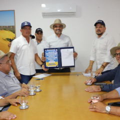 Governador Wanderlei Barbosa assina decreto que prev&ecirc; diferimento do ICMS para aquisi&ccedil;&atilde;o de ve&iacute;culos movidos a g&aacute;s natural - Foto: Esequias Ara&uacute;jo/Governo do Tocantins