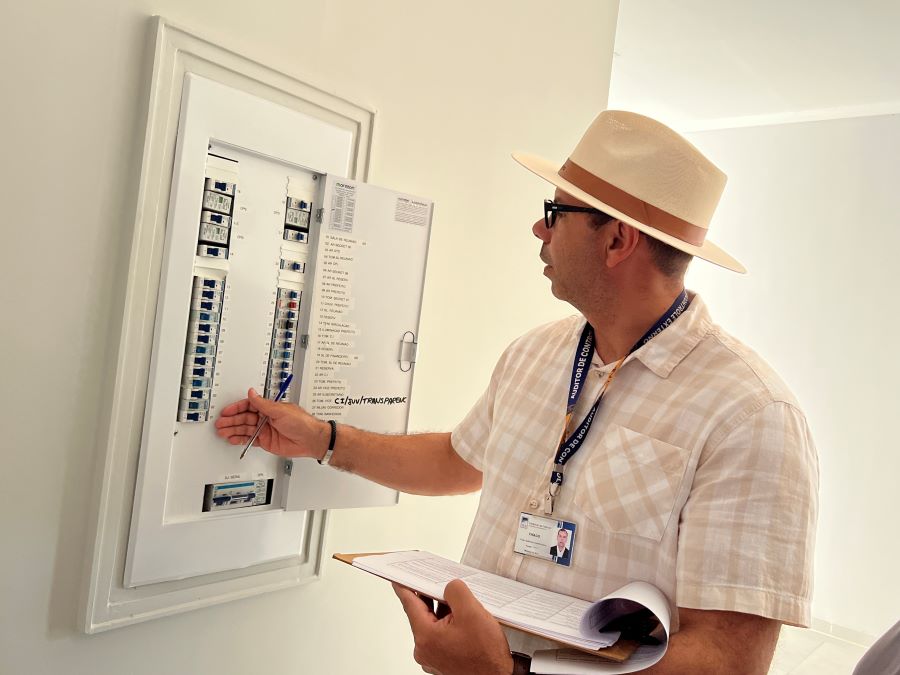 Fiscalização encontra riscos elétricos e falhas estruturais em prefeitura de Brejinho Fiscalização encontra riscos elétricos e falhas estruturais em prefeitura de Brejinho