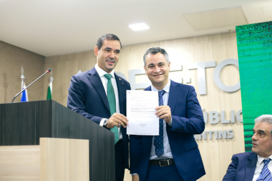 Vicentinho Júnior e o defensor público-geral do Estado do Tocantins, Pedro Alexandre Conceição Aires Gonçalves - Foto: Divulgação