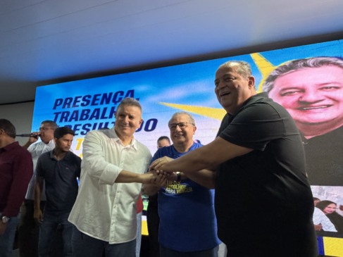 Com discurso de gratidão, Eduardo Siqueira participa de evento político de Jair Farias e garante: “aqui é uma campanha popular e tem um deputado federal eleito”; Prefeito reforça seu apoio a Gomes e Dorinha 